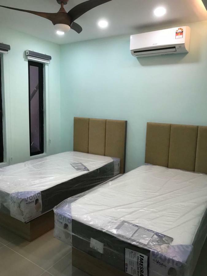 Homestay Stardow~星窗名宿~ Джохор-Бару Экстерьер фото